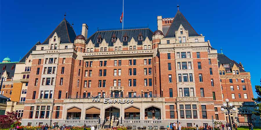 Exploring Vancouver on a guided tour
